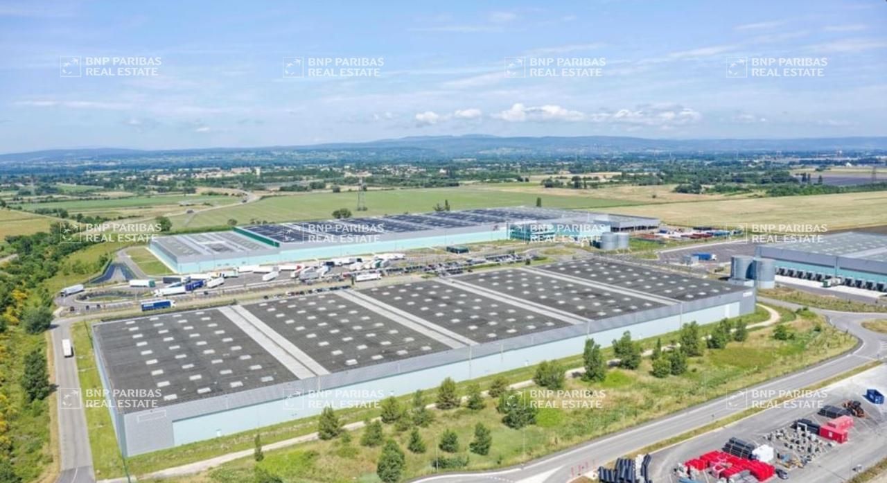 11983 m² pour cetentrepôts classe a en location à Bollène