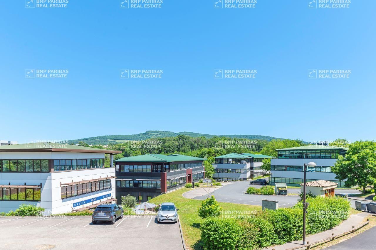 246 m² pour ce bureaux en vente à Lissieu