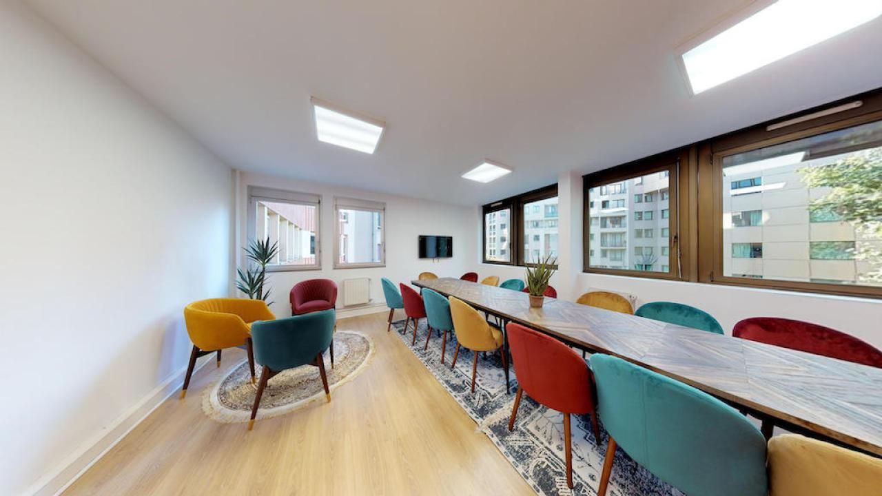 1419 m² pour ce bureaux en location à Paris