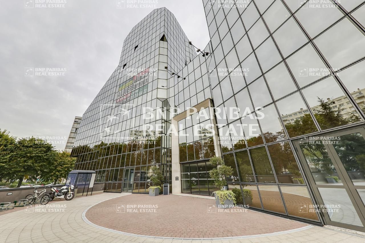 1137 m² pour ce bureaux en location à Cachan