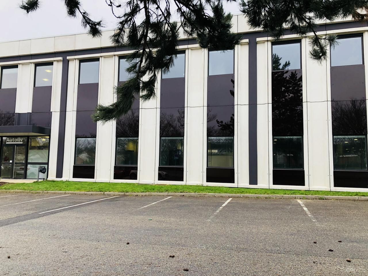 Location Bureaux 1994 m² divisibles 95800 Cergy