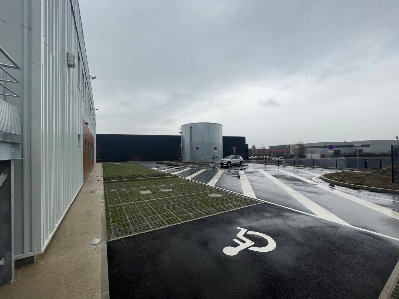 1542 m² pour ce pme-pmi en location à Frépillon