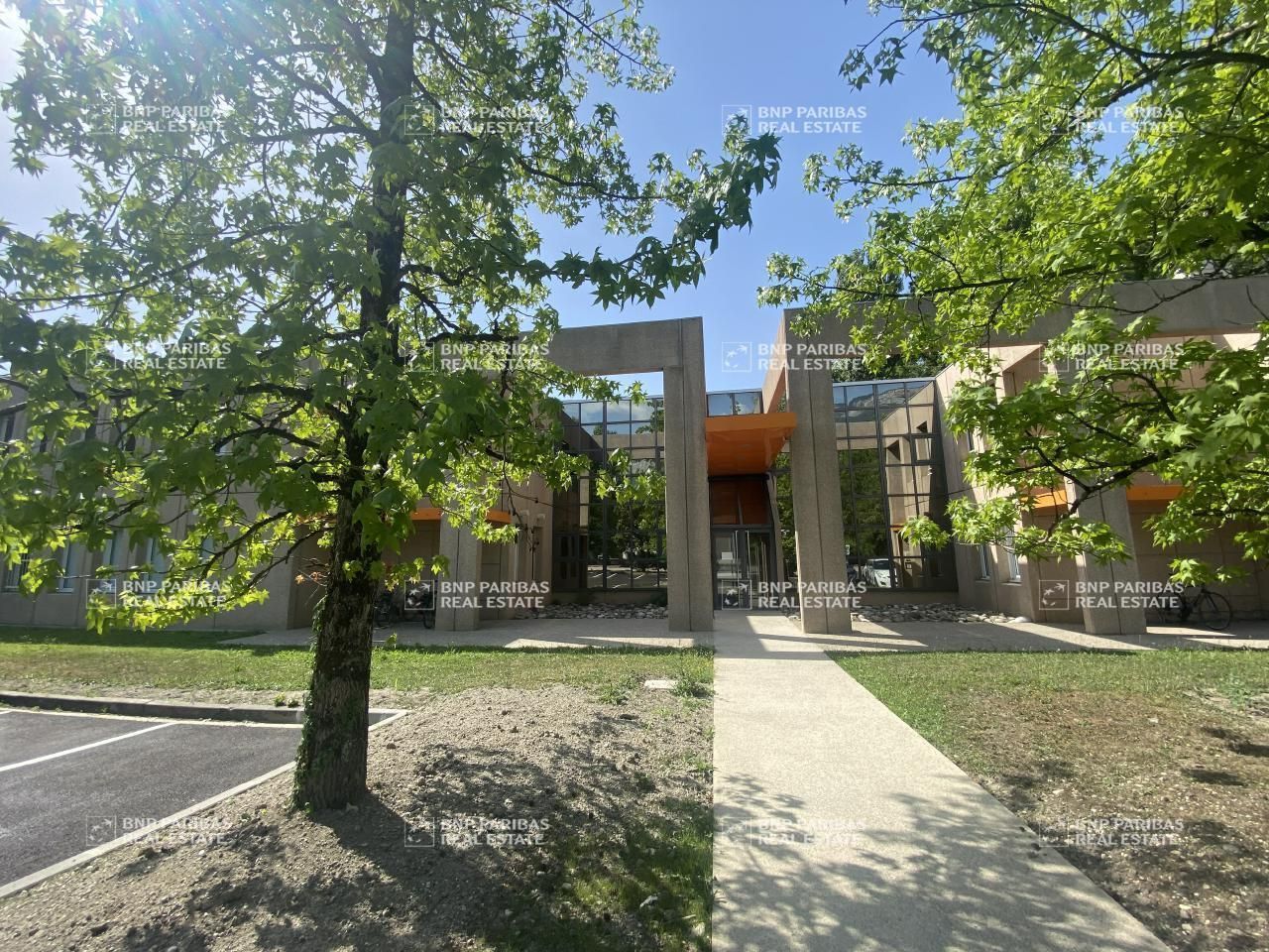 Vente Bureaux 1166 m² divisibles 38240 Meylan