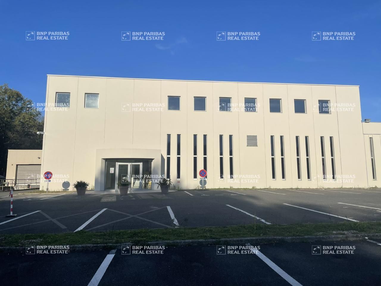 Location Bureaux 82 m² non divisibles 45590 Saint cyr en val