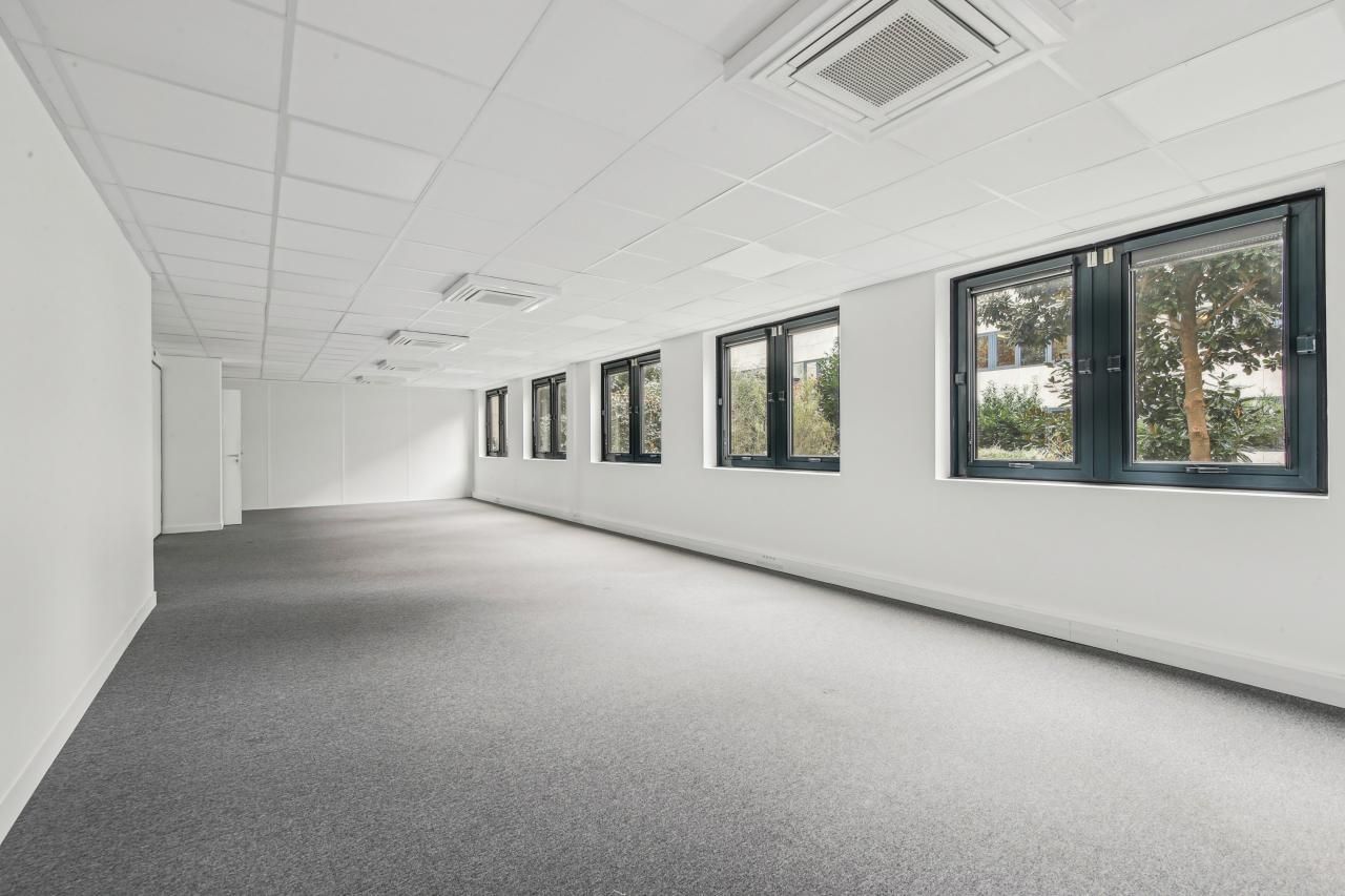 926.19 m² pour ce bureaux en location à Vincennes