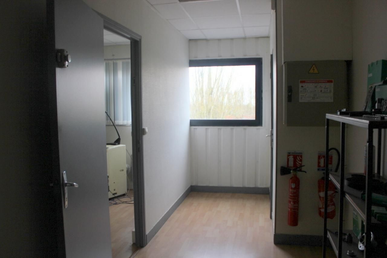 Location PME-PMI 1420 m² non divisibles 78550 Bazainville