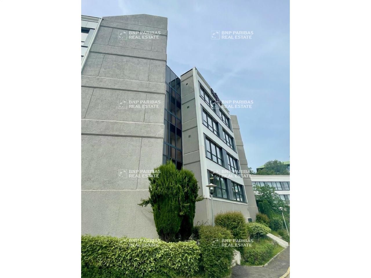 1899.2 m² pour ce bureaux en location à Biot