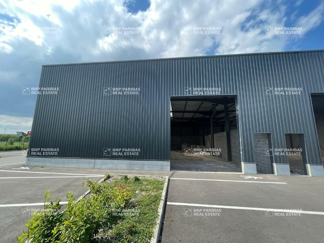 1000 m² pour ce activité en location à Annoeullin