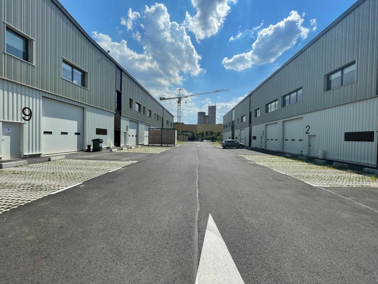 Location PME-PMI 2278 m² divisibles 95520 Osny