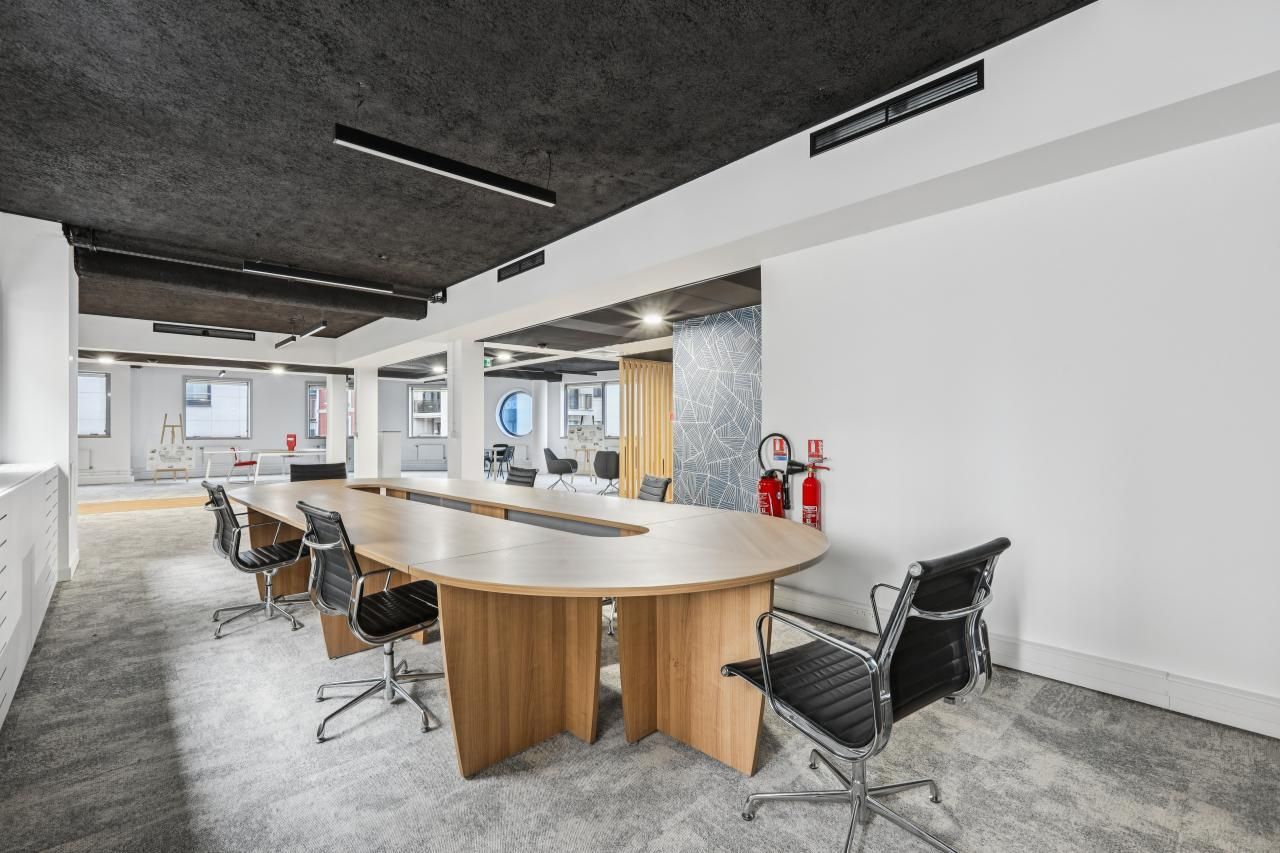 438 m² pour ce bureaux en location à Levallois perret