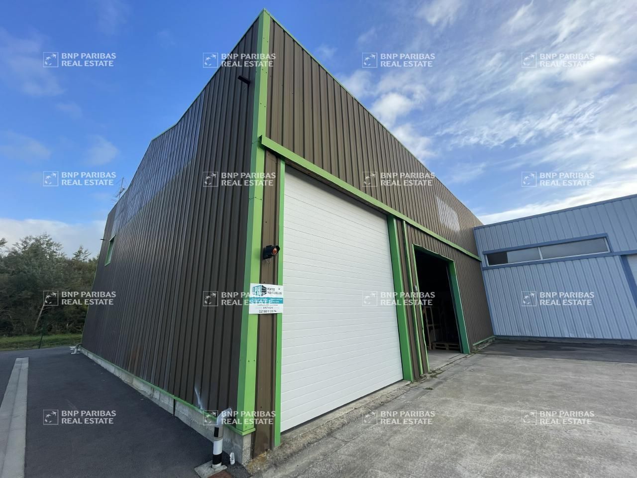 320 m² pour ce activité en location à Liffre