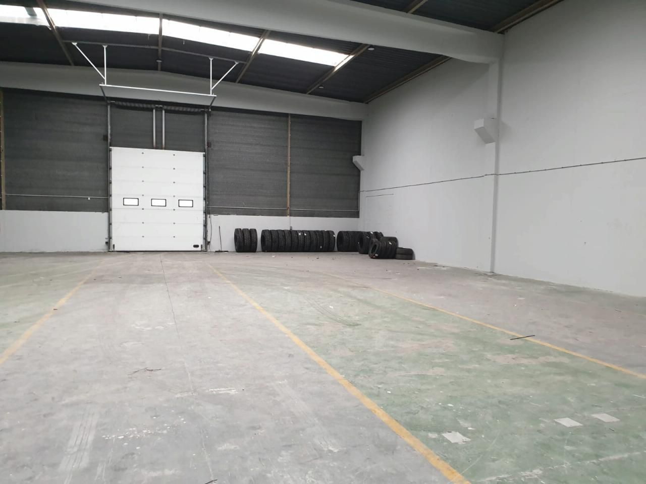 Location PME-PMI 838 m² non divisibles 95310 Saint-ouen-l'aumône