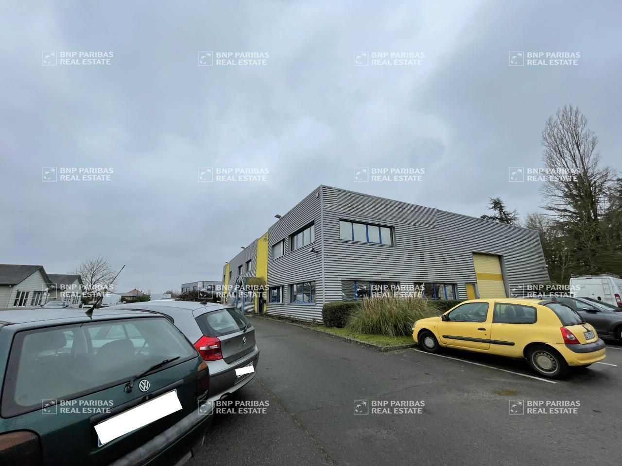 938 m² pour ce activité en location à La chapelle-saint-mesmin