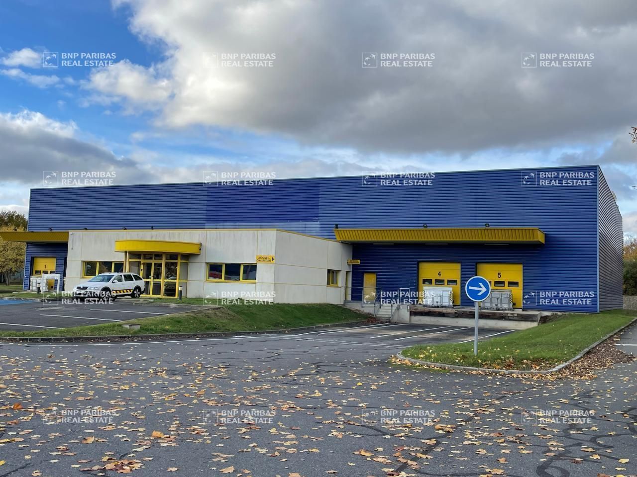 1993 m² pour ce activité en location à Checy