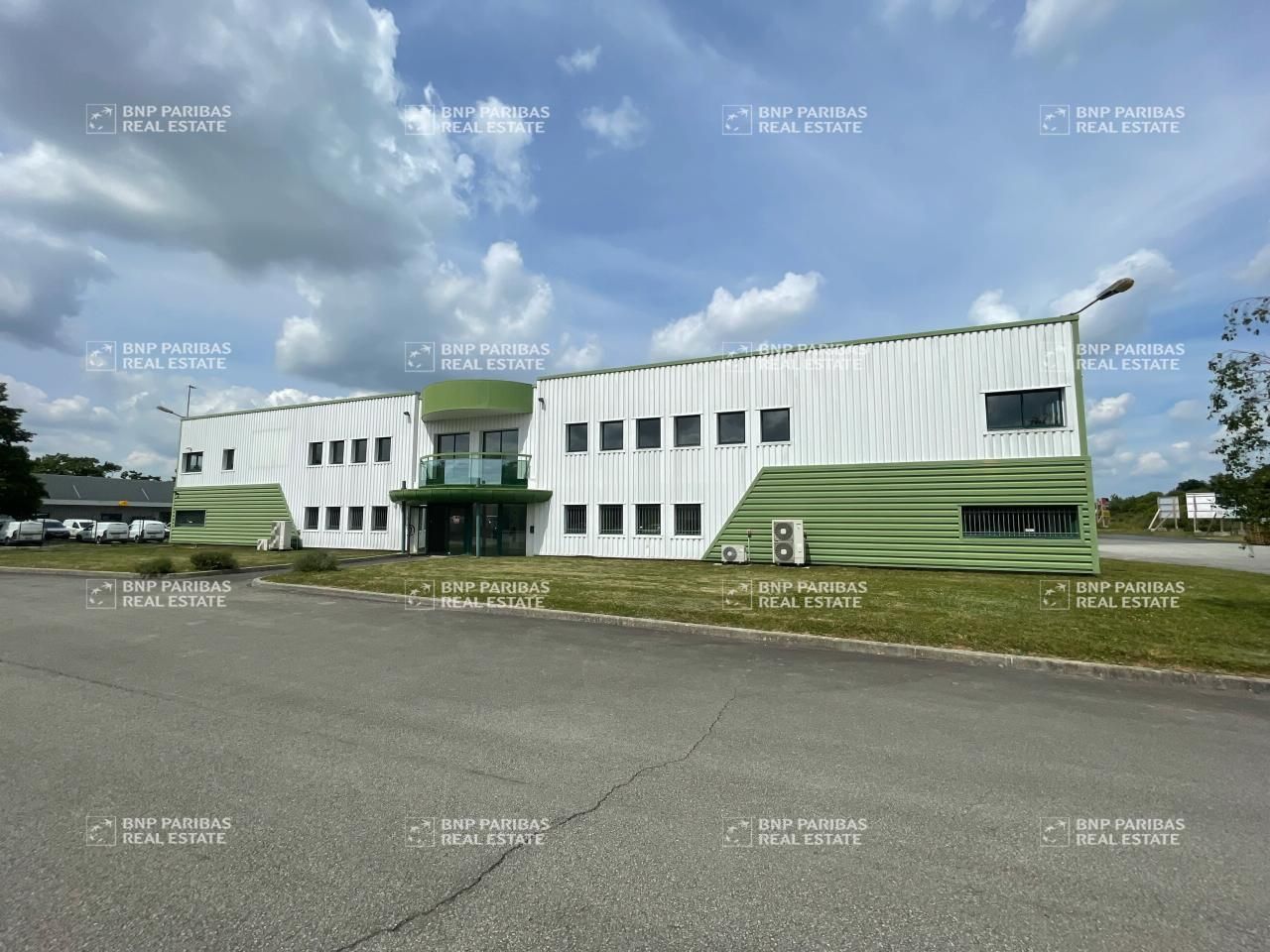 Location Activité 5650 m² non divisibles 35170 Bruz