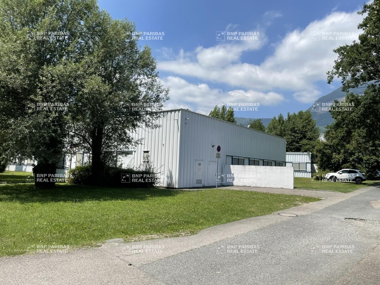 Location Activité 1563.78 m² divisibles 38240 Meylan