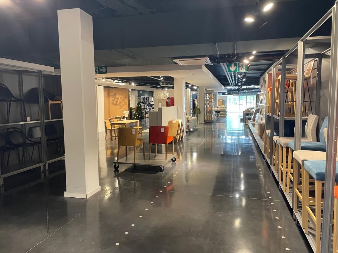 1614 m² pour ce local commercial en location à Montpellier