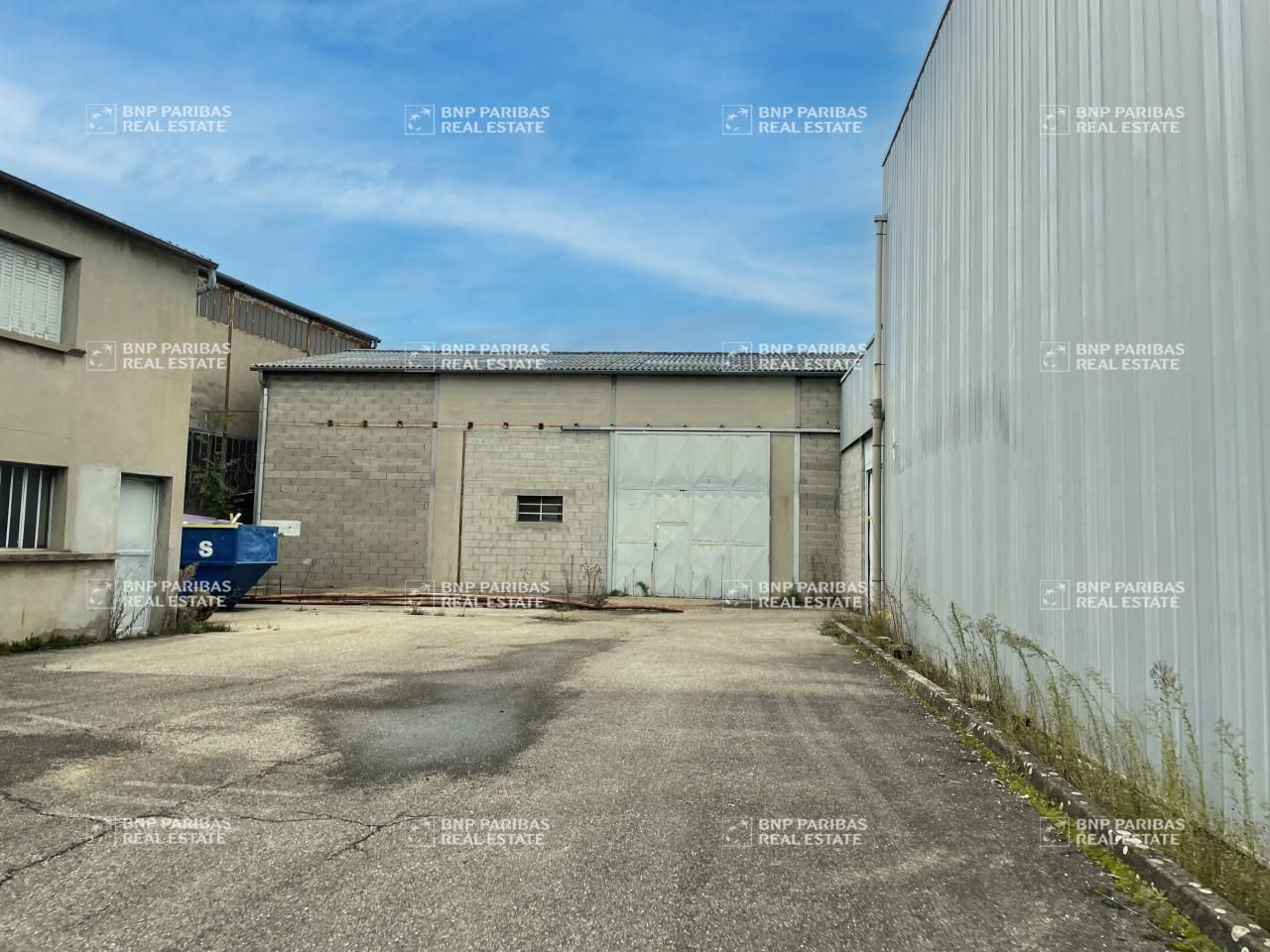 4556 m² pour ce activité en vente à Vénissieux