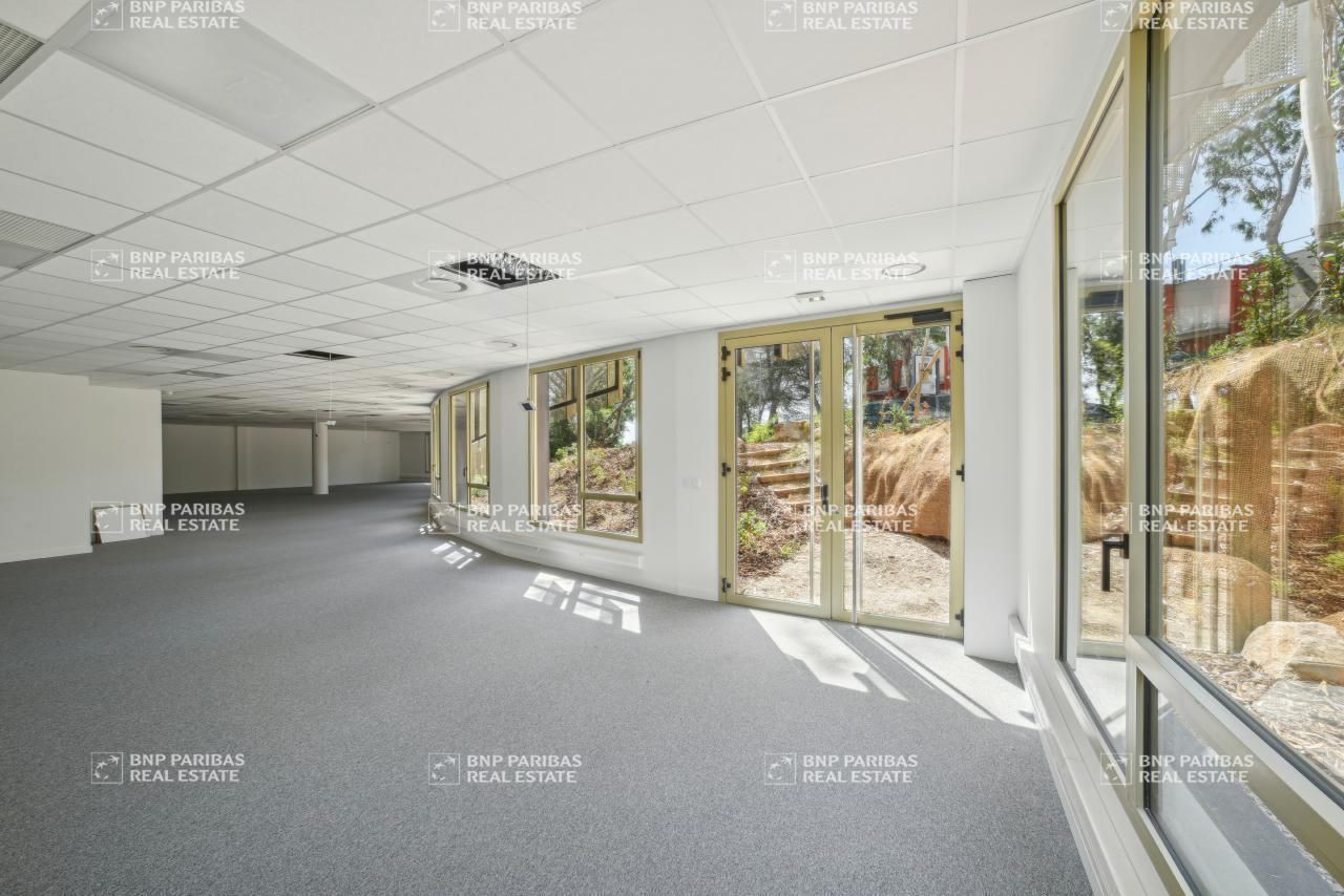 1332.99 m² pour ce bureaux en location à Valbonne