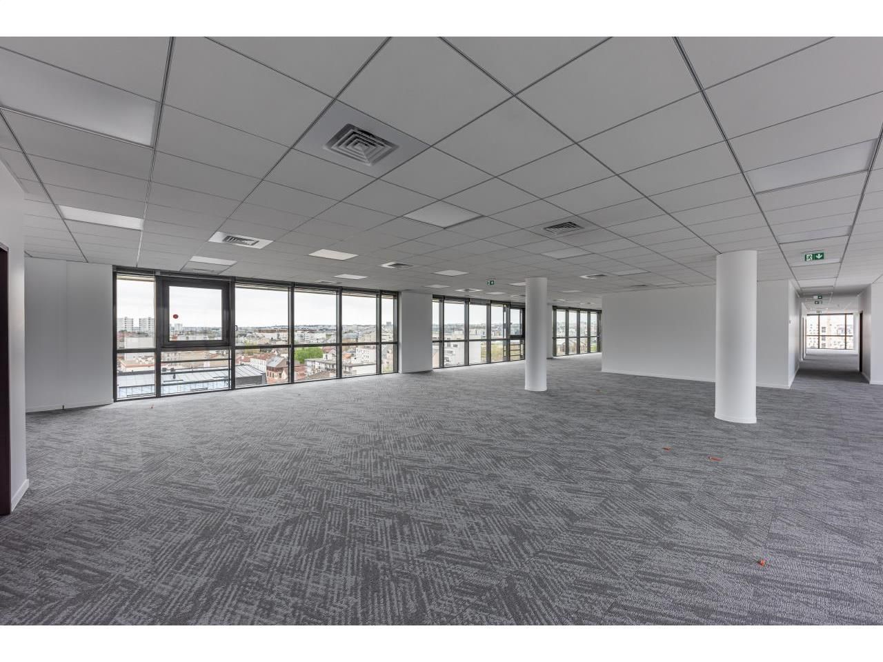 4196 m² pour ce bureaux en location à Alfortville