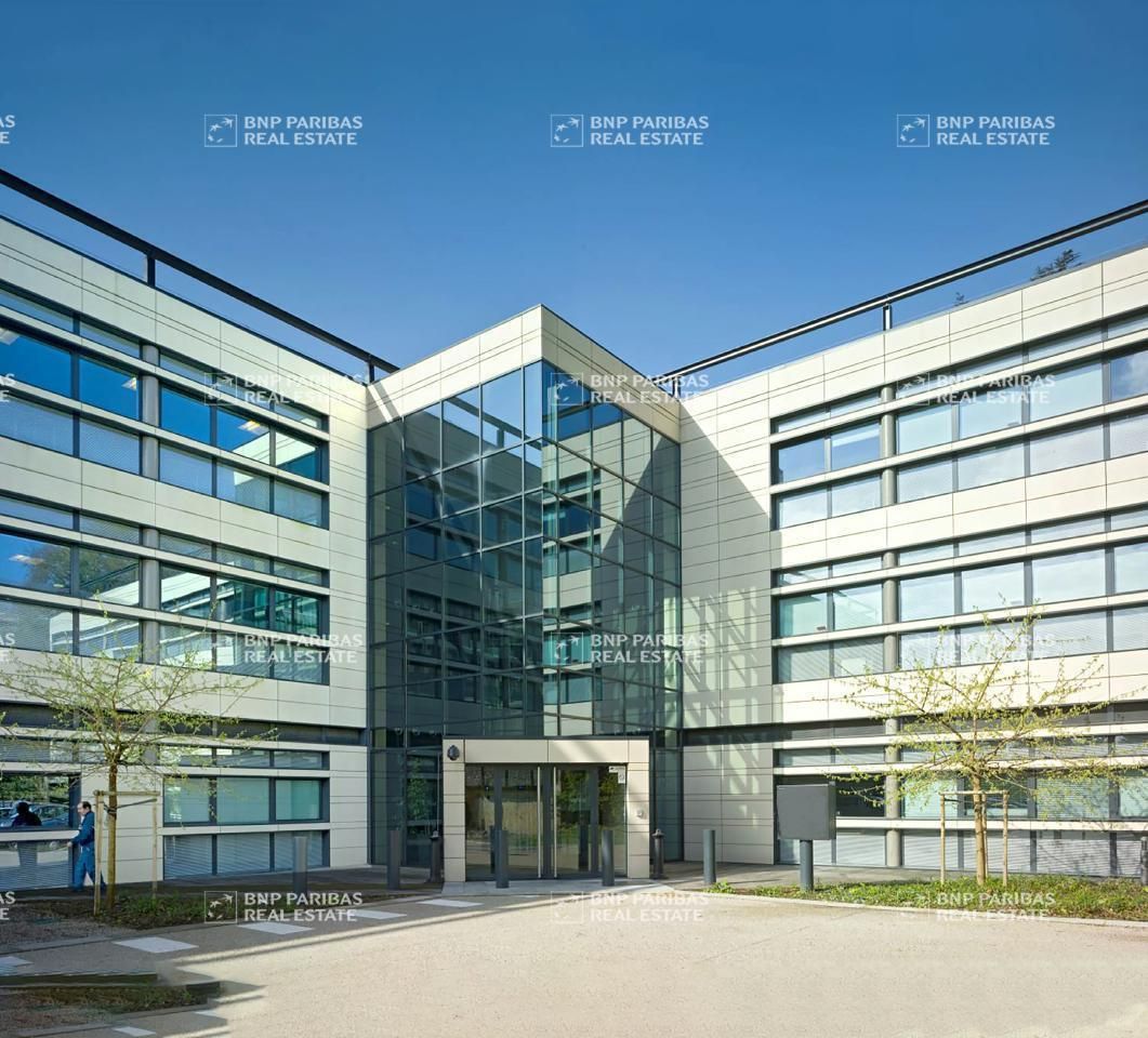 5648 m² pour ce bureaux en location à Écully