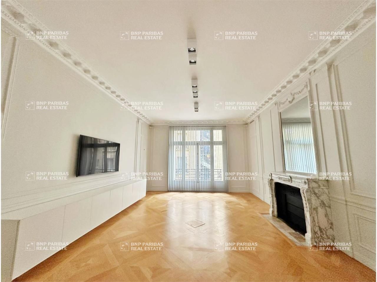 280 m² pour ce bureaux en vente à Paris