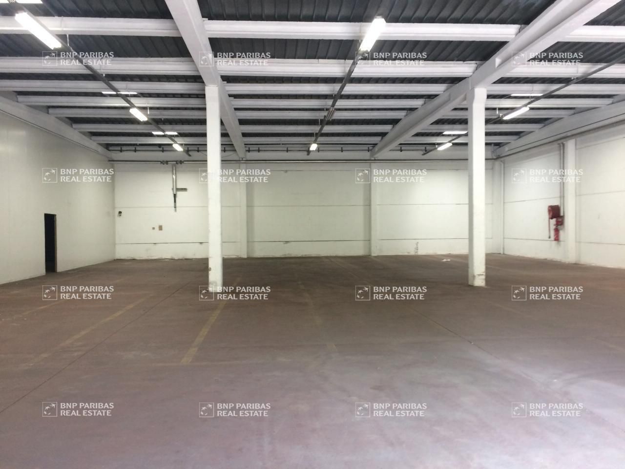 588 m² pour ce activité en location à Neuville en ferrain