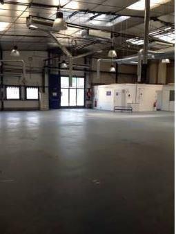 930 m² pour ce activité en location à Saint-fons