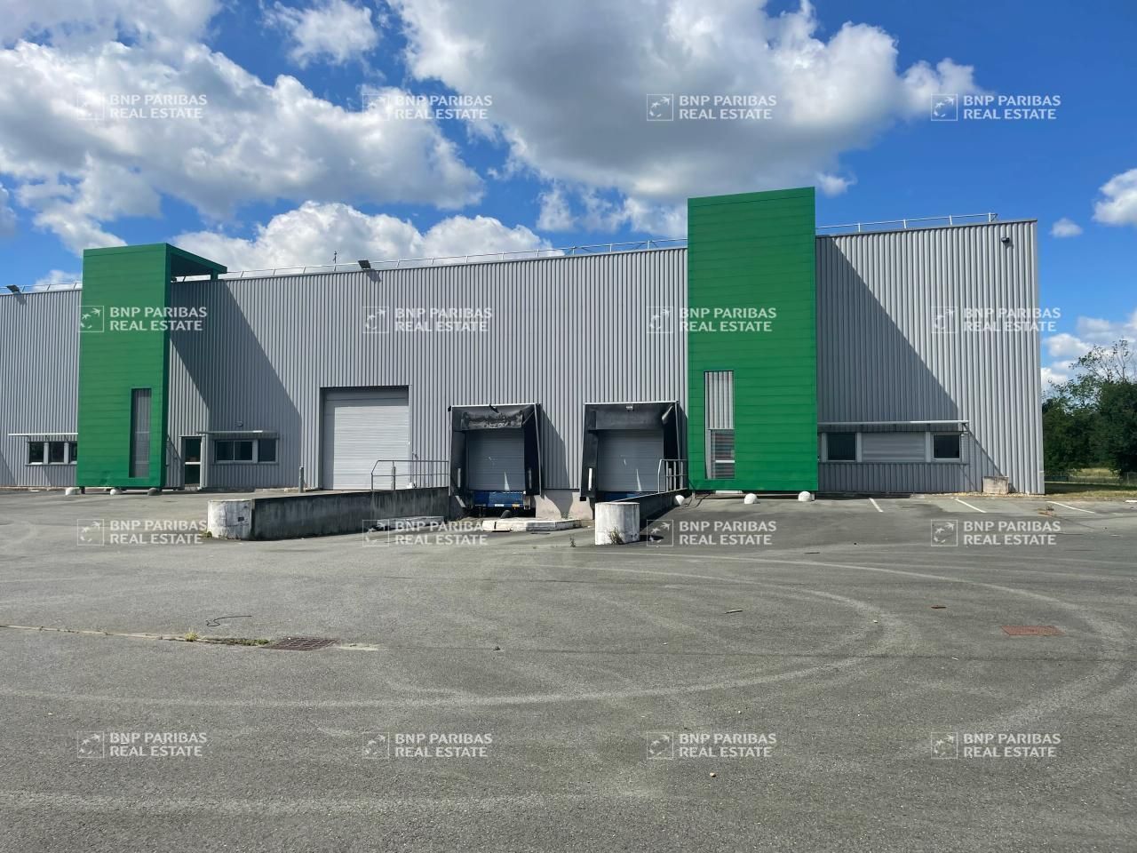 Location Activité 1690 m² non divisibles 33290 Blanquefort