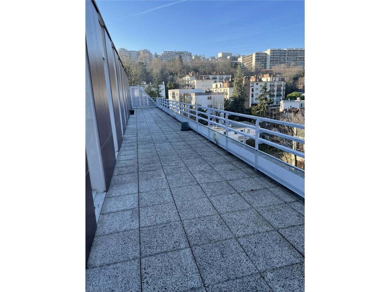 Location Bureaux 4931.7 m² divisibles 92210 Saint-cloud