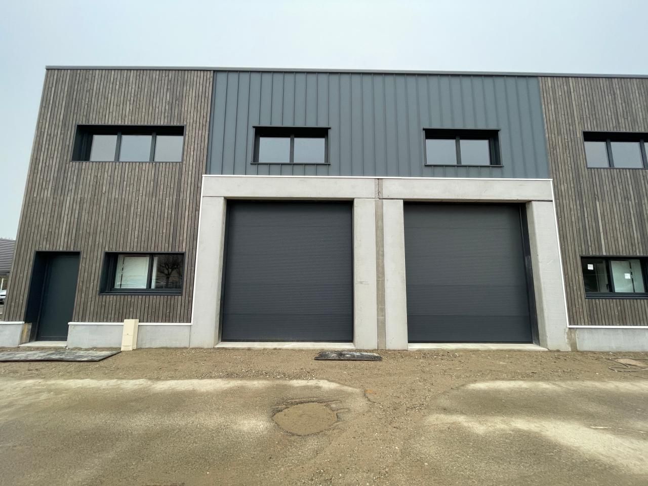 Location PME-PMI 925 m² divisibles 95300 Ennery