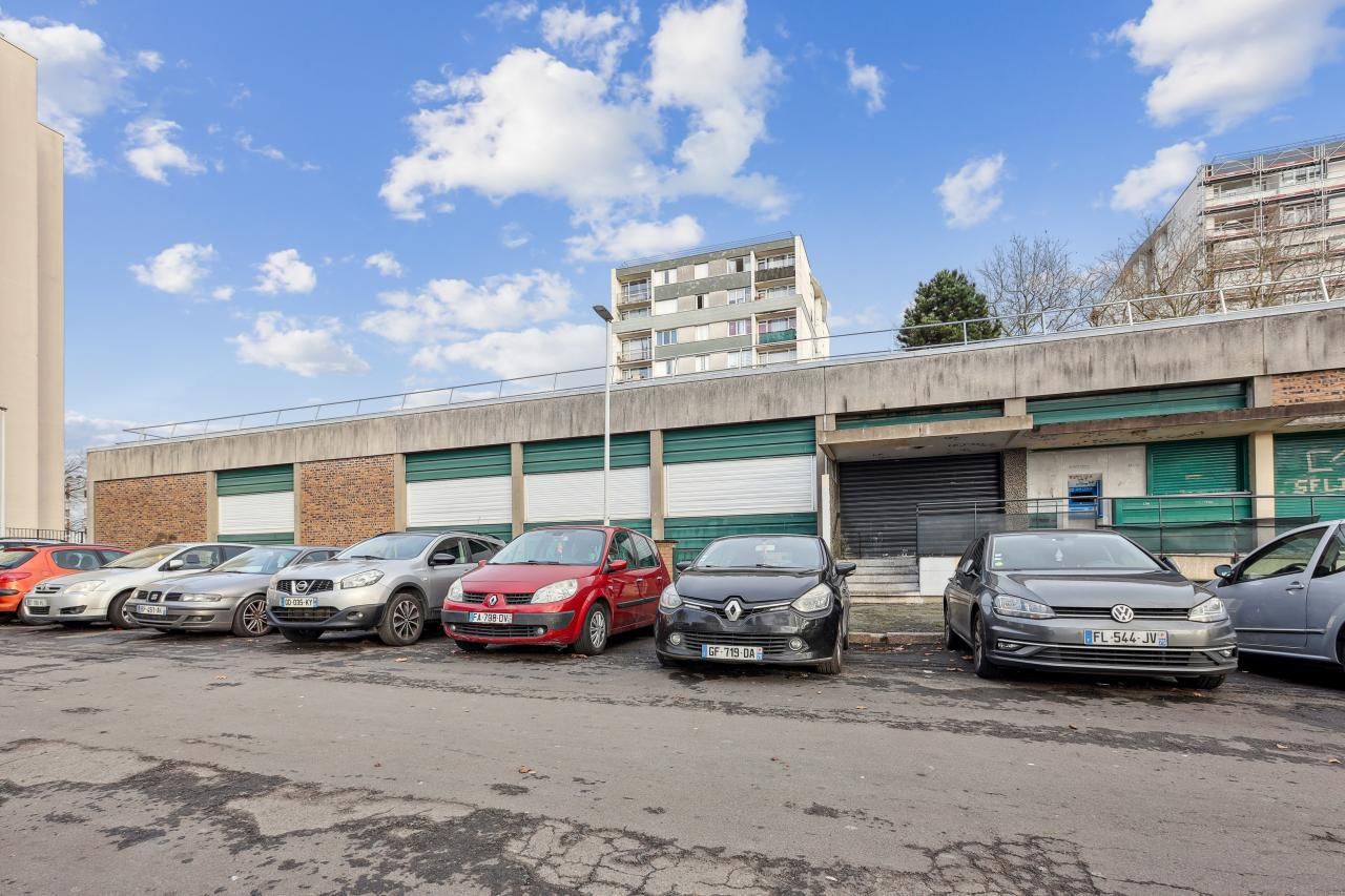 987 m² pour ce bureaux en vente à Garges-lès-gonesse