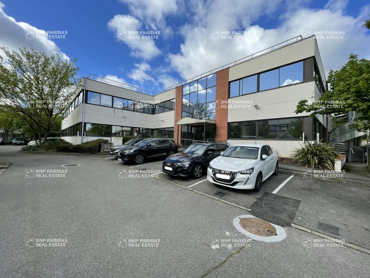 Location Bureaux 667.72 m² divisibles 31500 Toulouse