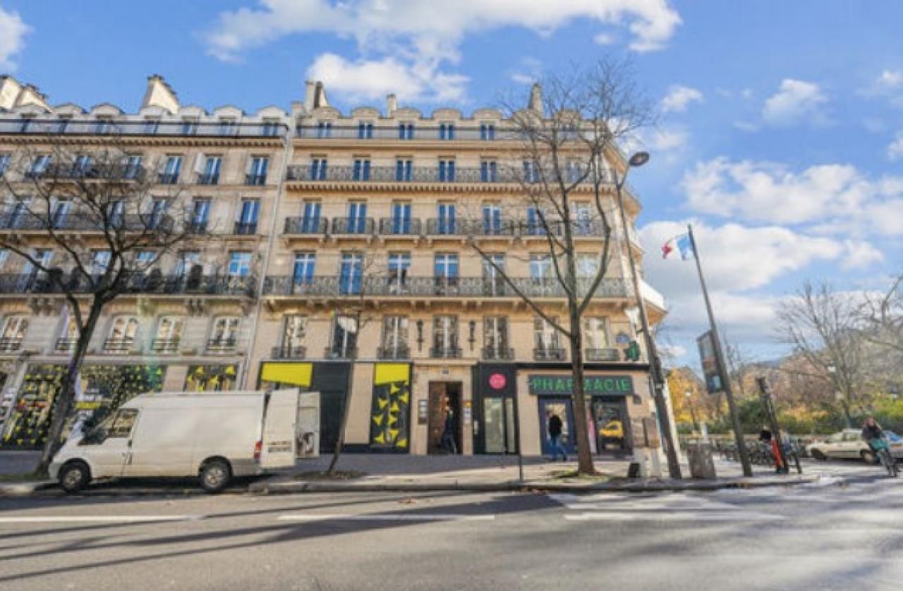 378 m² pour ce bureaux en location à Paris