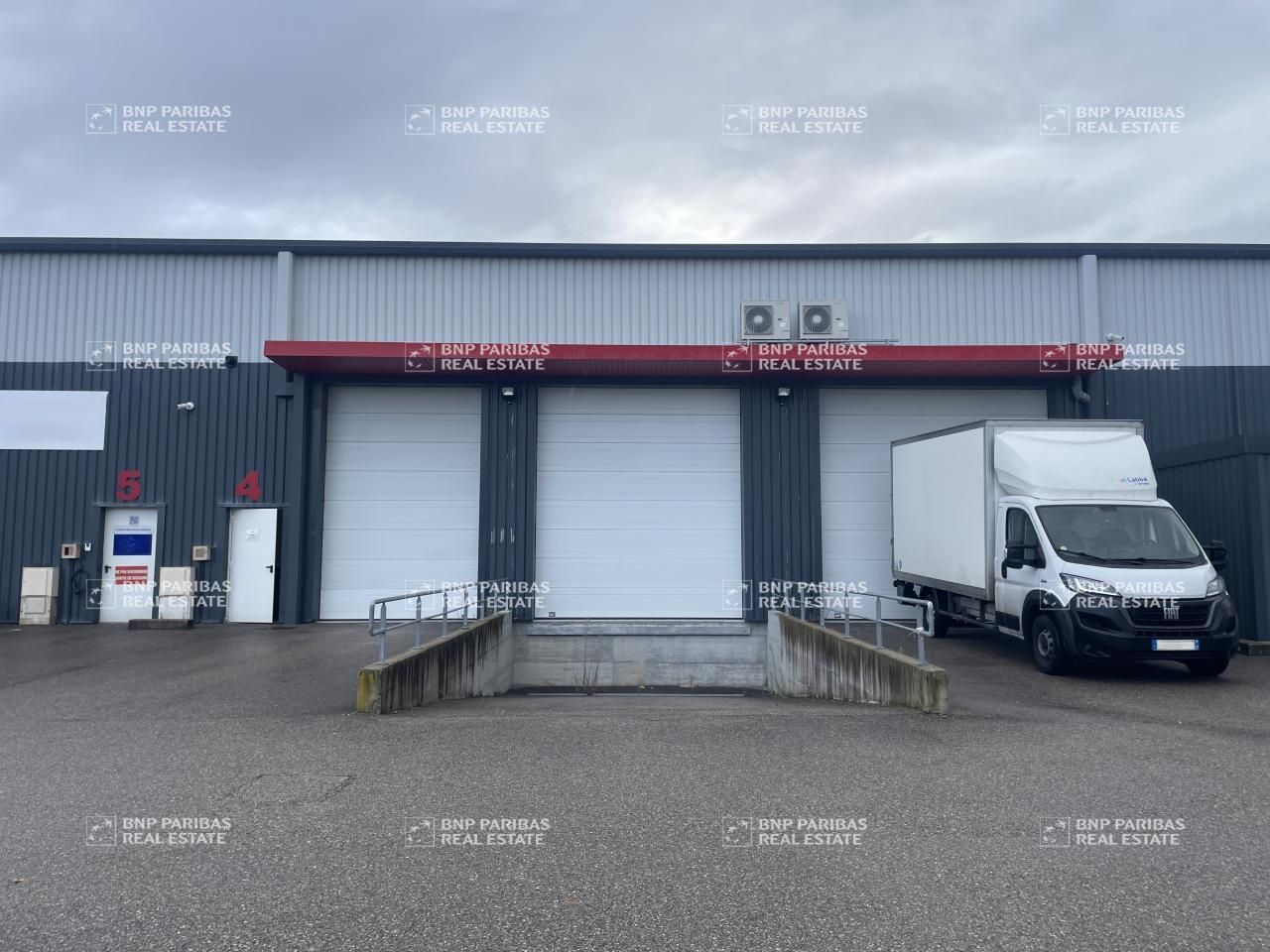 Location Activité 910 m² divisibles 38070 Saint-quentin-fallavier