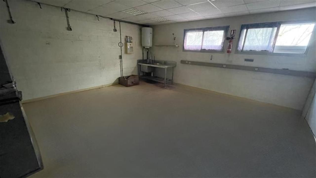 450 m² pour ce activité en vente à Romainville