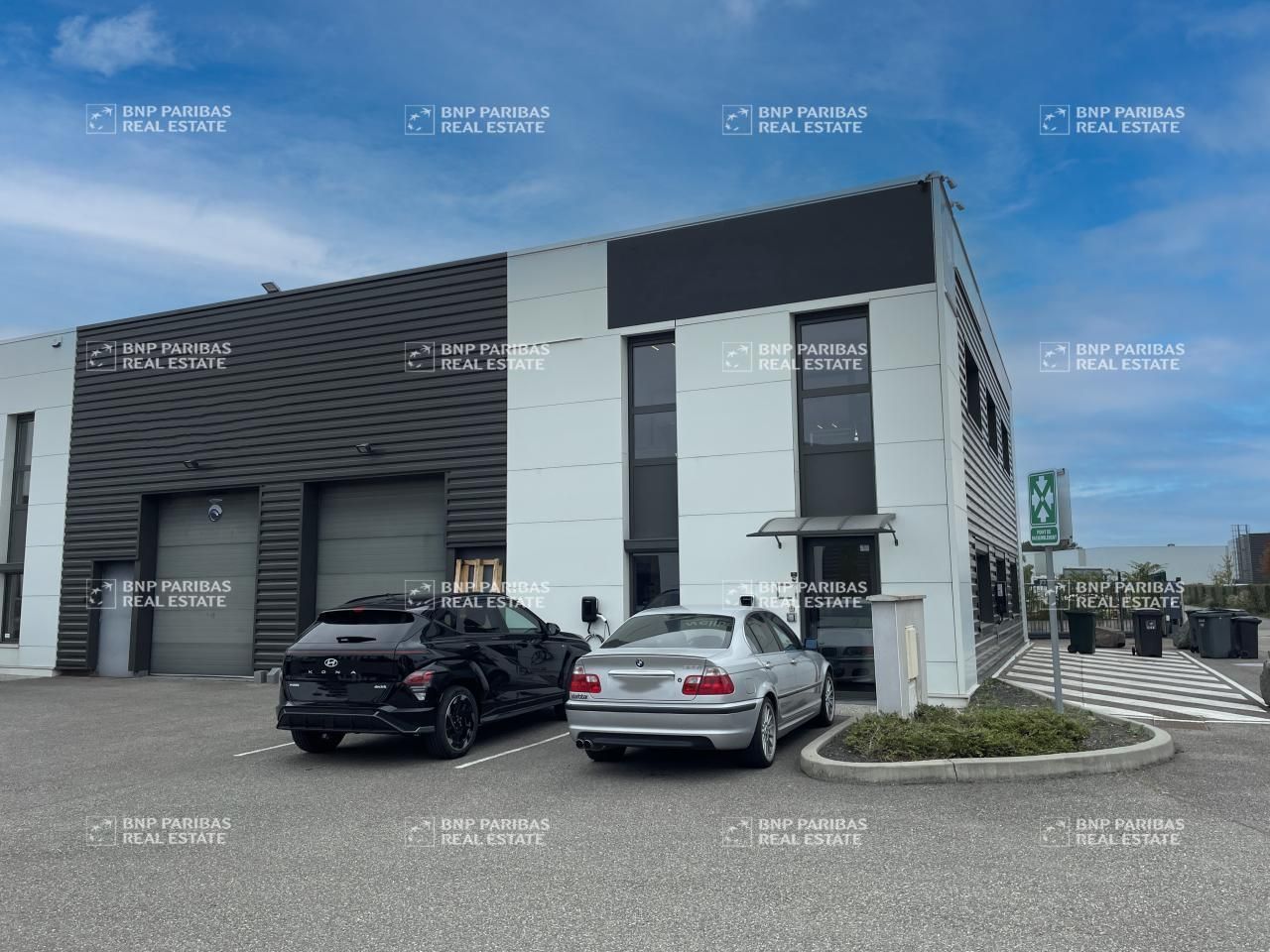 Location Activité 300 m² non divisibles 69680 Chassieu