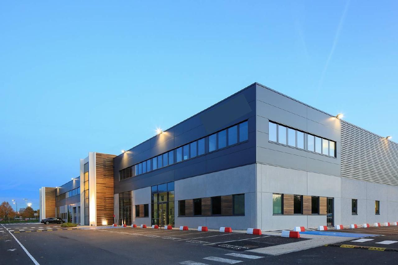 1686 m² pour ce pme-pmi en location à Cergy