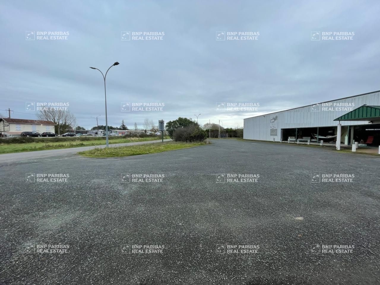 1680 m² pour ce activité en location à Cadaujac