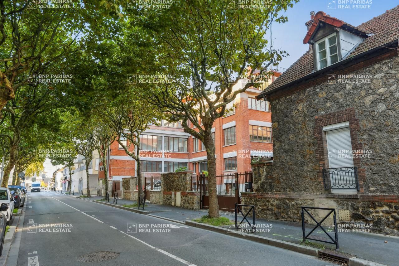 3499.75 m² pour ce bureaux en location à Gentilly