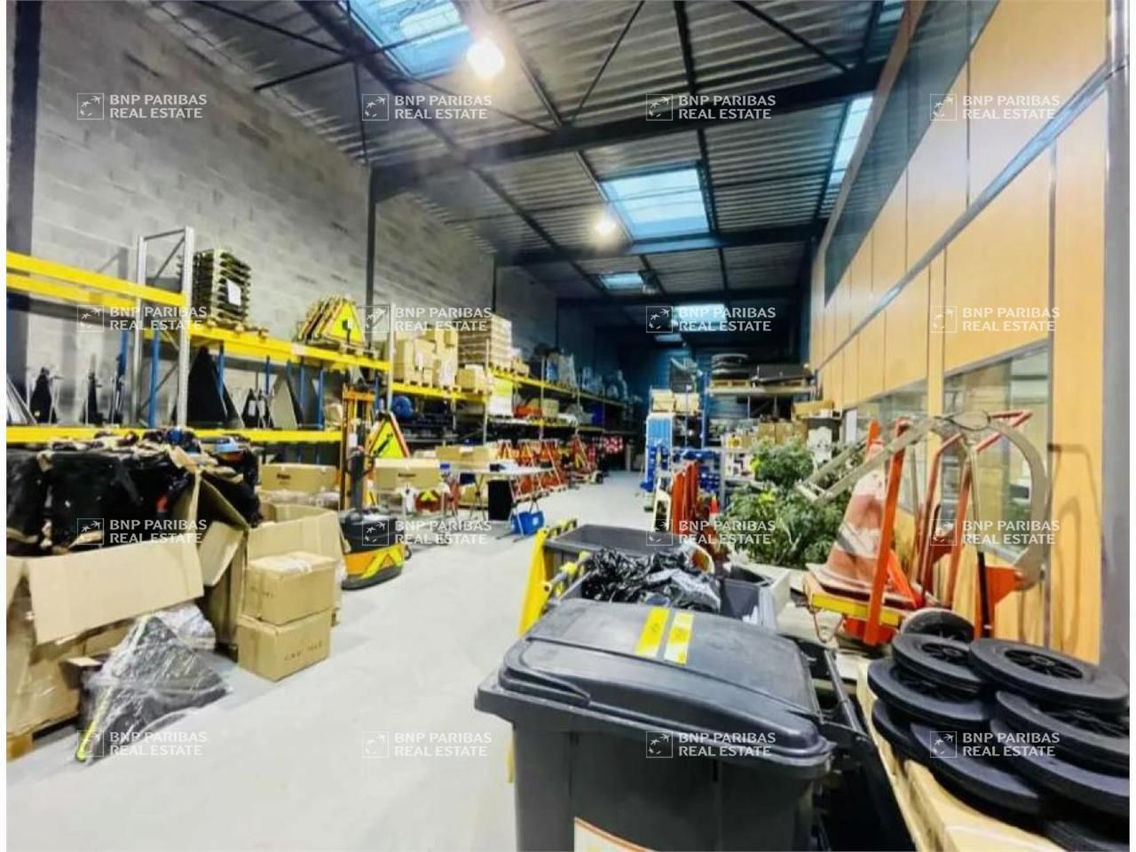 420 m² pour ce activité en vente à Chaponost