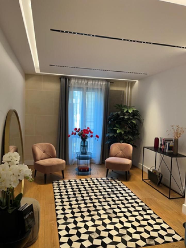 115 m² pour ce bureaux en location à Paris