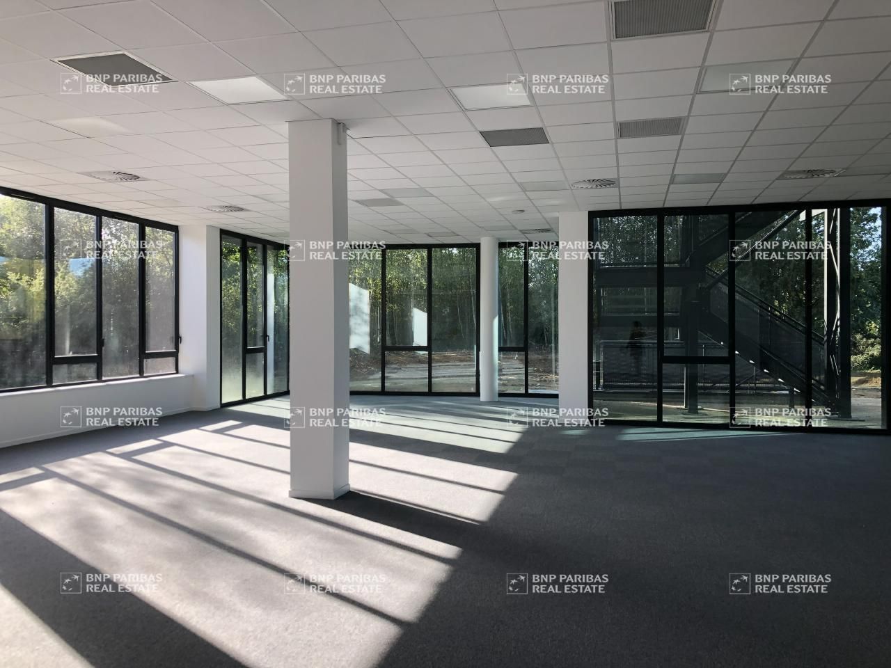 3386.2 m² pour ce bureaux en vente à Saint-grégoire