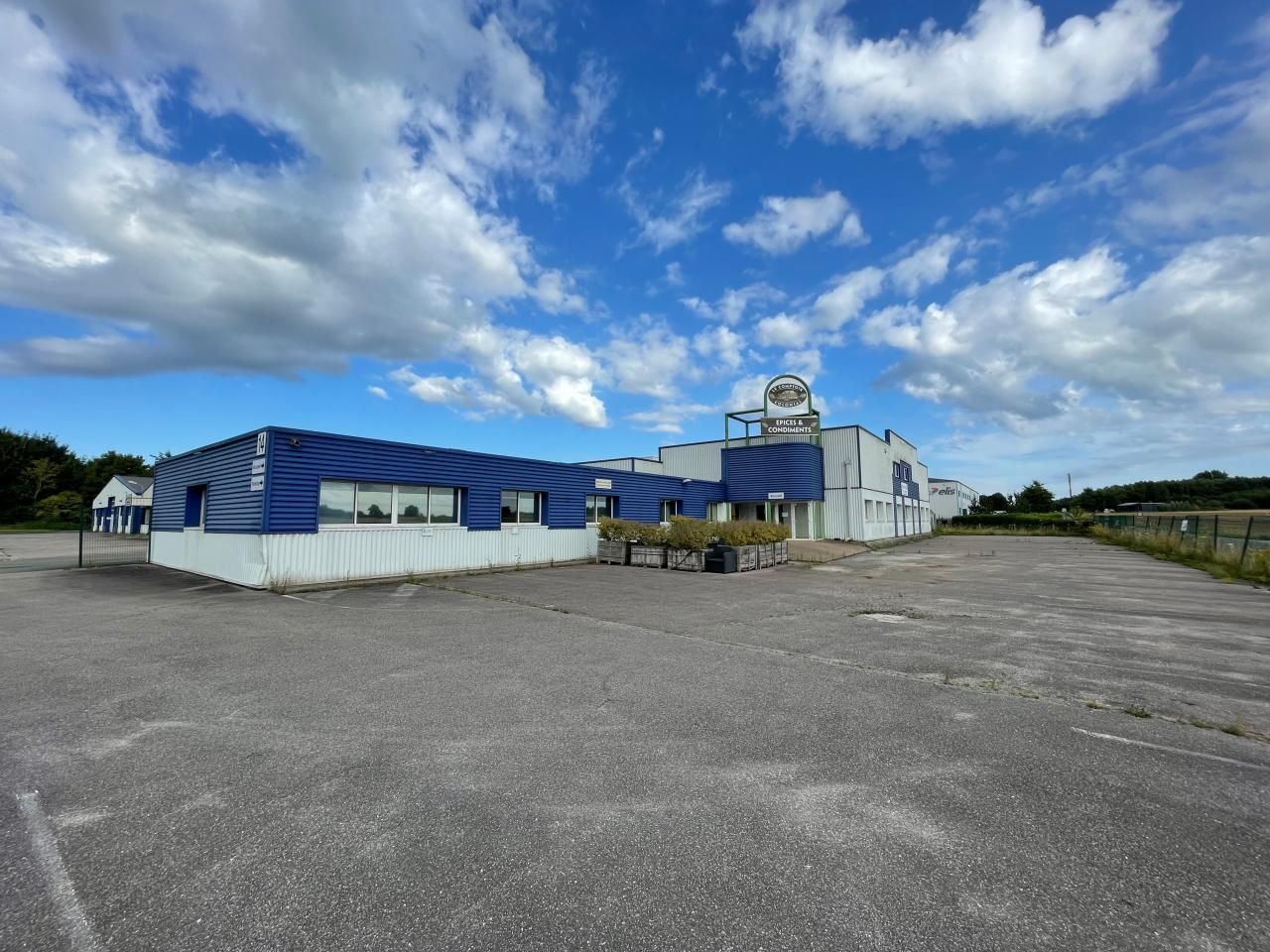 3300 m² pour ce activité en vente à Isneauville