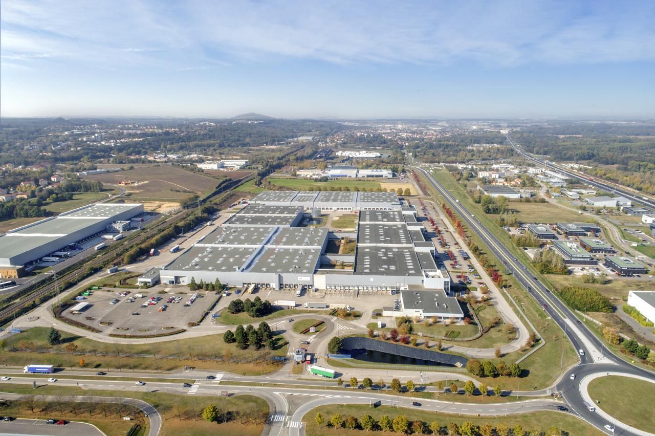 Location Entrepôts classe A 6189 m² non divisibles 38090 Vaulx-milieu