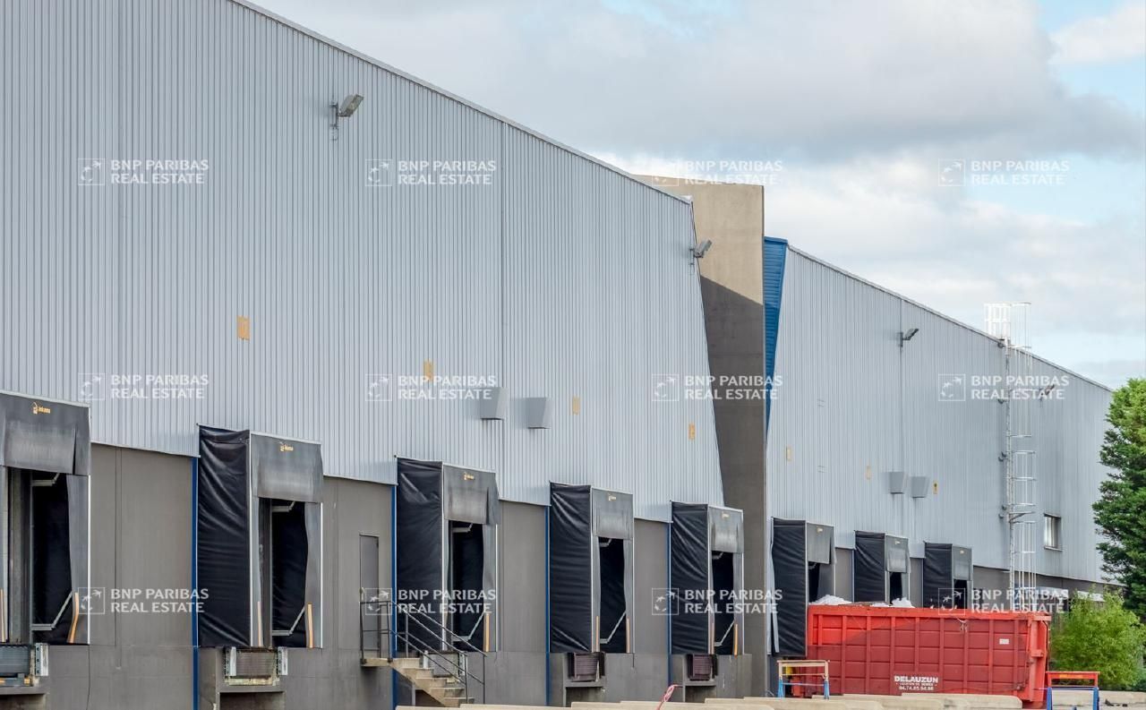 5941 m² pour cetentrepôts classe a en location à Saint-quentin-fallavier