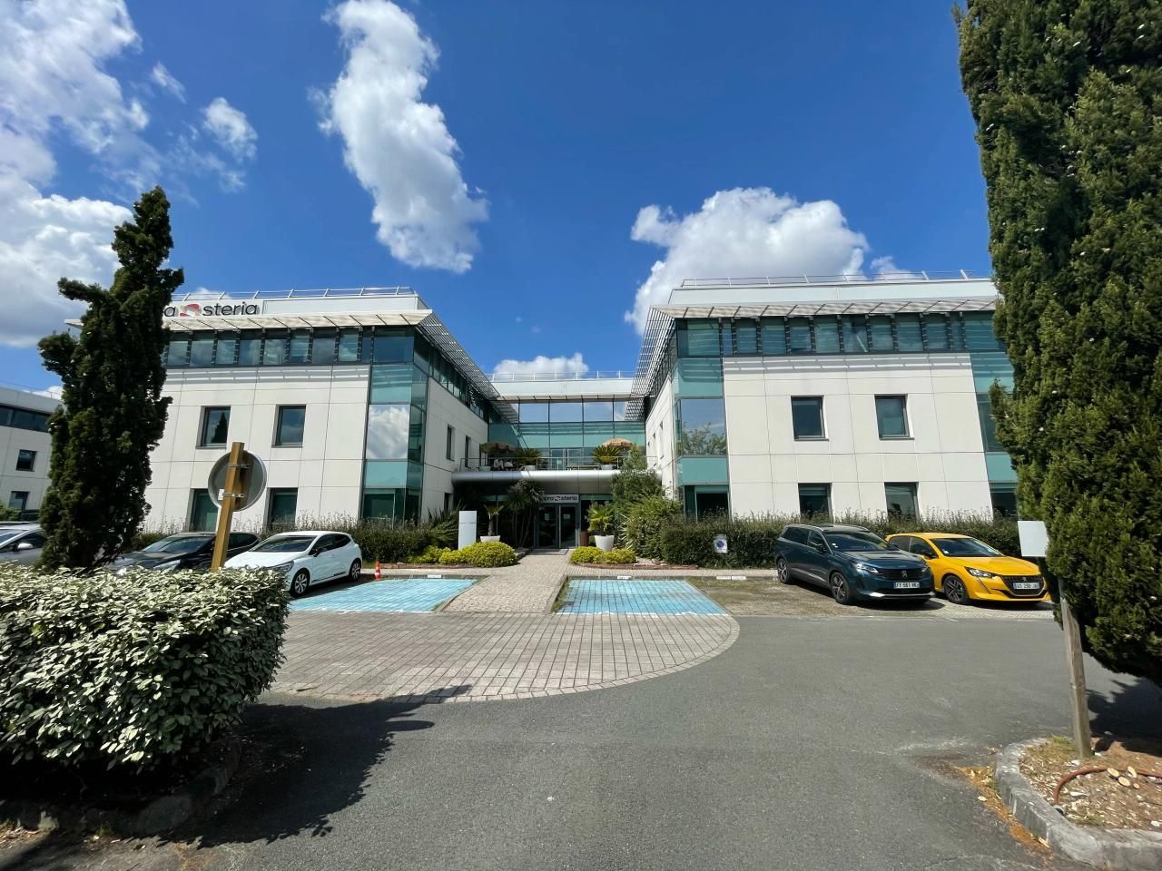 Location Bureaux 3848.48 m² divisibles 33700 Mérignac