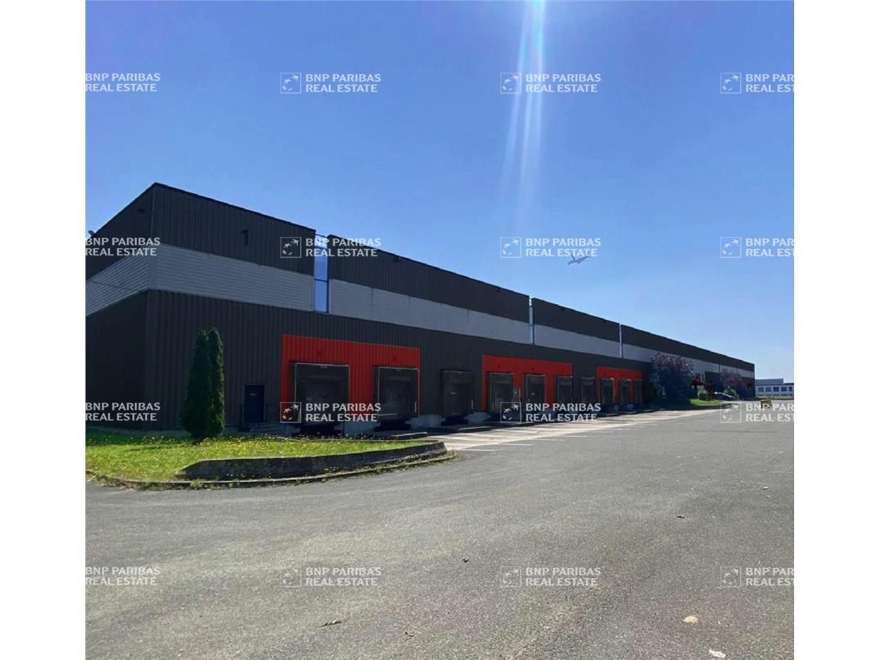 16230 m² pour cetentrepôts classe a en location à Goussainville