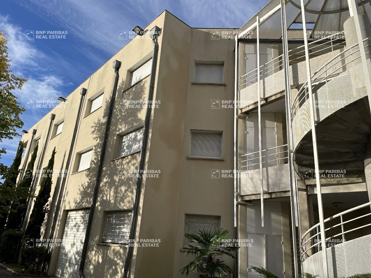 367.1 m² pour ce mixtes en location à Montpellier