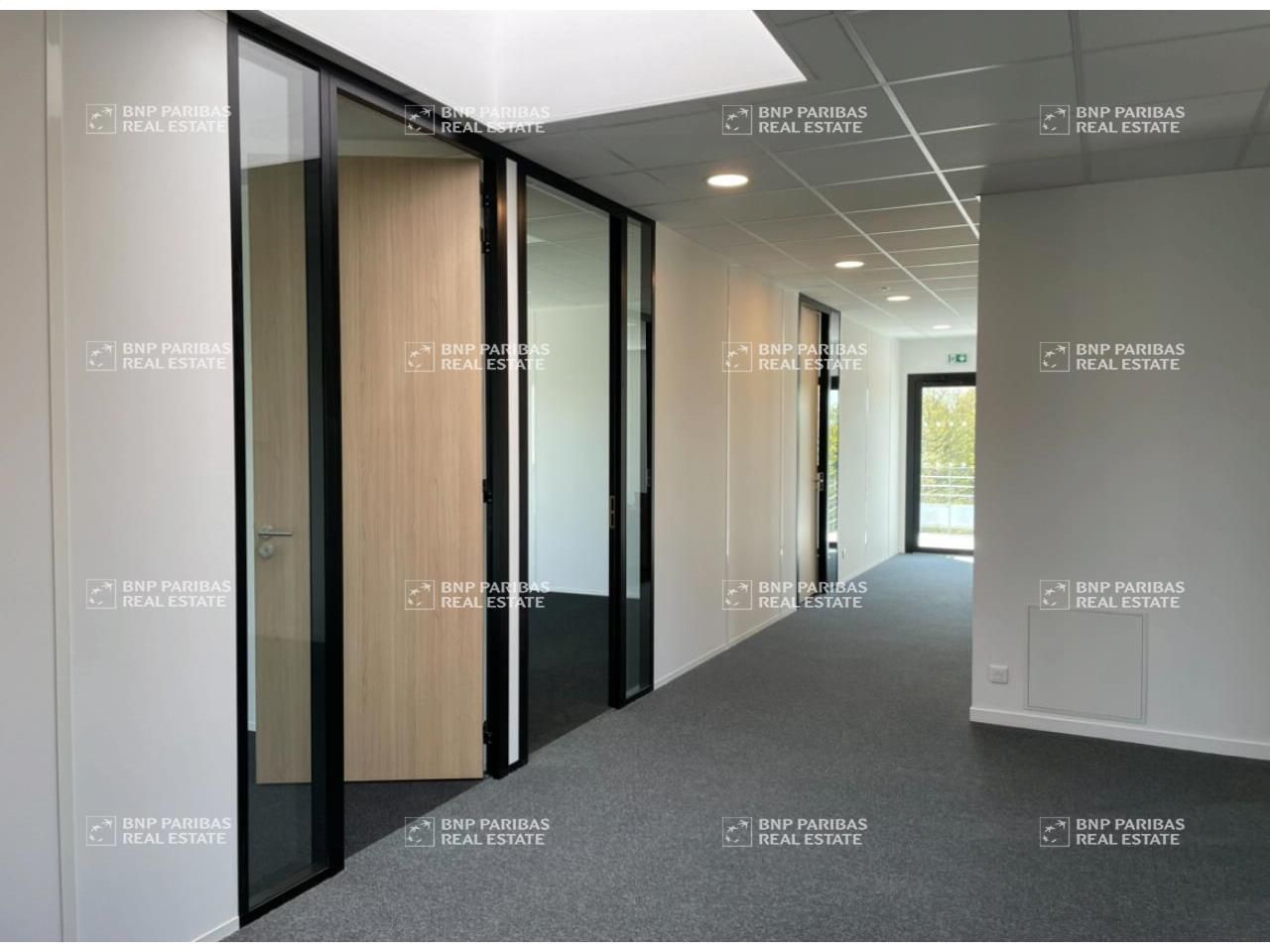 170 m² pour ce bureaux en location à Bruz